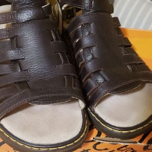 Dr martens toa sandals
